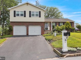 205 Fairway Dr, Reading, PA