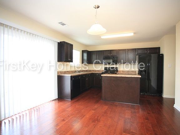 4th image of 4820 Manchineel Ln