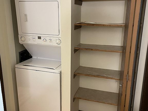 Washer-Dryer, Linens