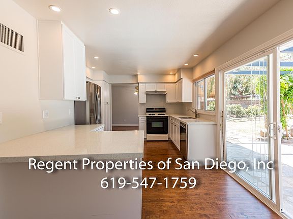 3rd image of 882 Entrada Pl