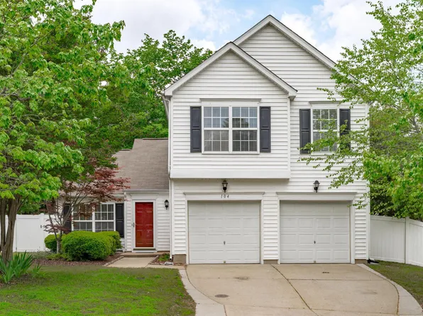 104 Harvolly Dr, Holly Springs, NC 27540