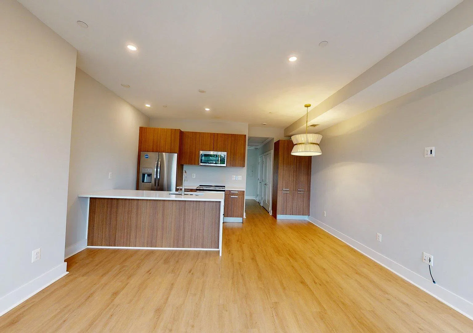 2 bed, 1.0 bath, 868 sqft, $2,550 — Photo 4