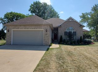106 Megan Ln, Bellevue, OH 44811