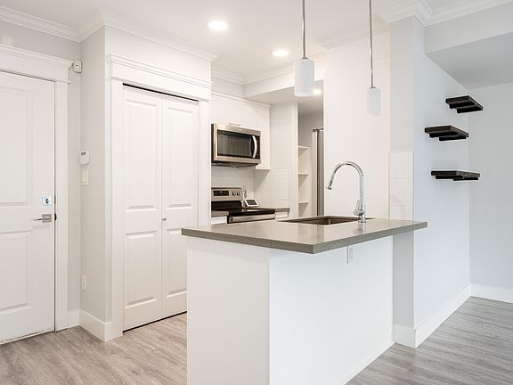 3rd image of 2229 Atkins Ave #104