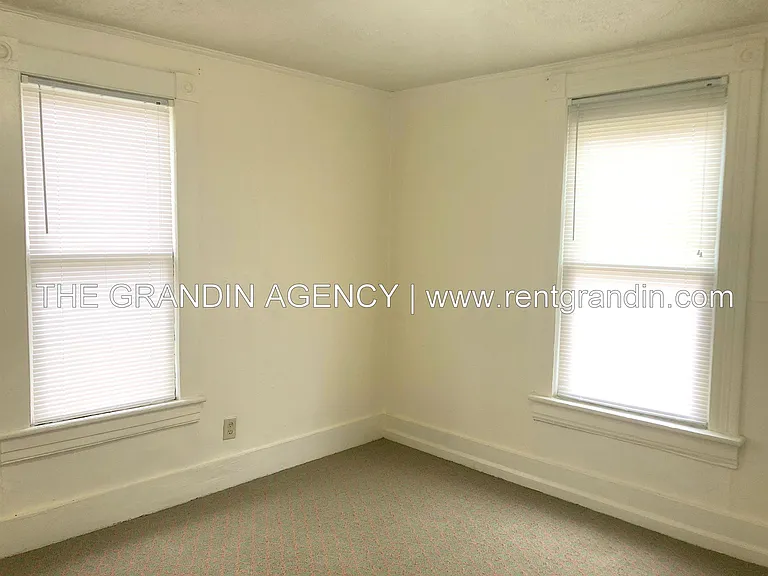 922 12th St SE #A — Photo 17