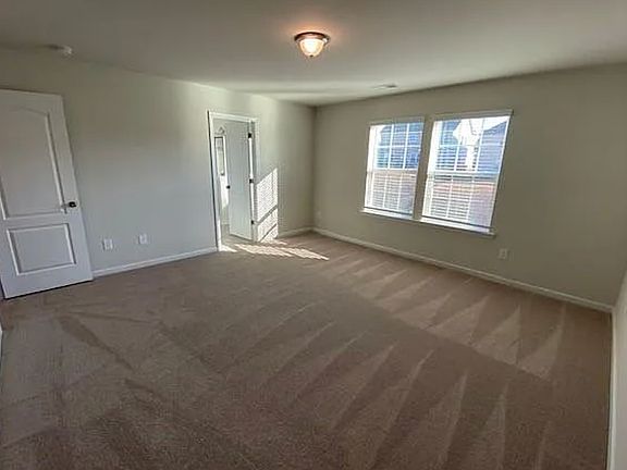 3rd image of 1048 Winnett Dr