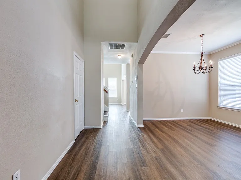 3808 Oakhurst Ln — Photo 4