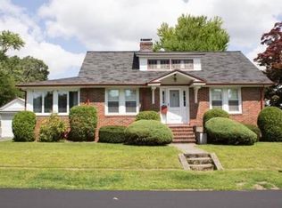 84 Stearns St, Westwood, MA 02090