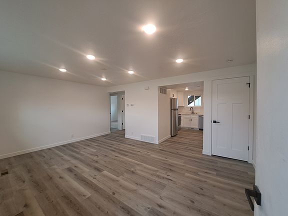 4th image of 445 E 535 S APT 1