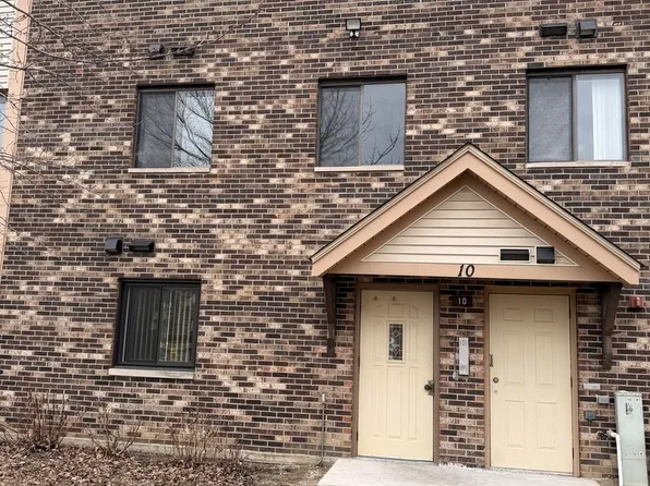 10 Parkside Ct APT 8, Vernon Hills, IL 60061