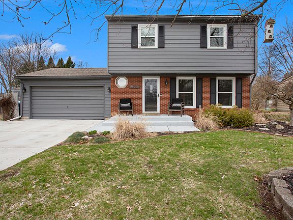 2nd image of 923 Silverleaf St SE