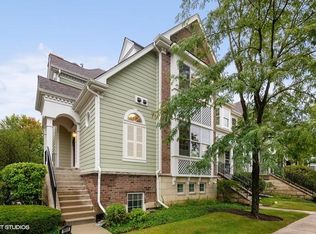 1910 Lynn Cir, Libertyville, IL 60048
