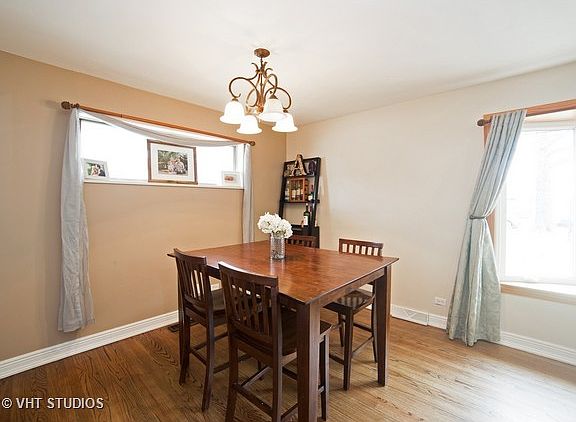 4th image of 834 S Myrtle Ave
