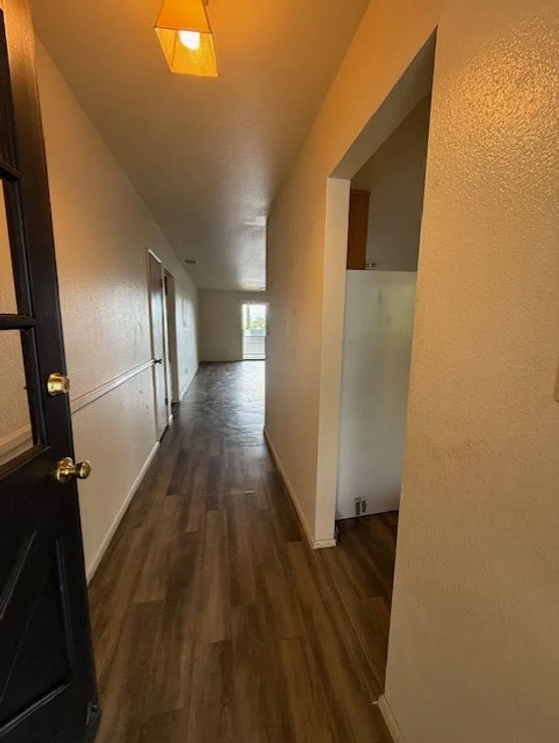 2 bed, 2.0 bath, 1296 sqft, $1,660 — Photo 3