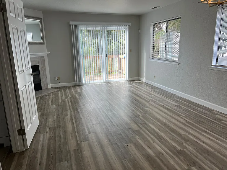 2524 Charlene Ln — Photo 9