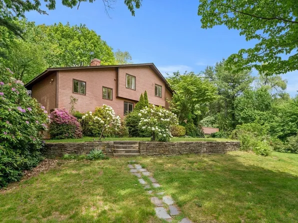 29 Pine Ridge Rd, Stow, MA 01775