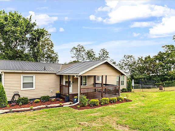 2nd image of 137 Pam Dr