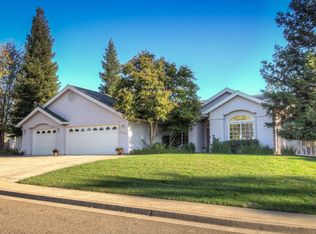 19235 Pinnacle Ct, Redding, CA 96003