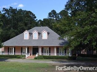 419 Oak Valley Dr, Longview, TX 75605