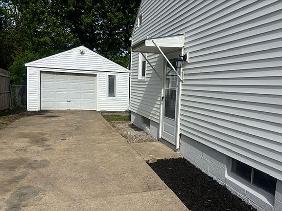 2nd image of 1630 Euclid Ave