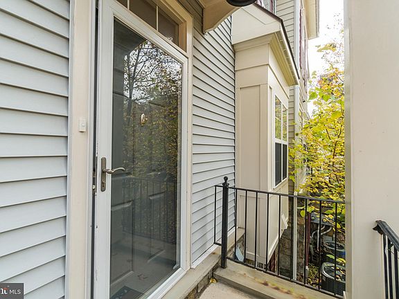 3rd image of 5072 Kilburn St