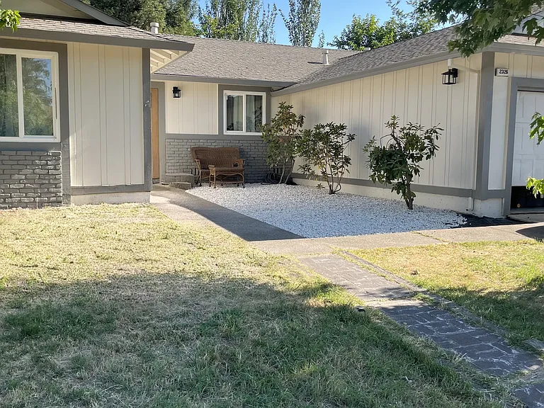 2326 Floral Way — Photo 1