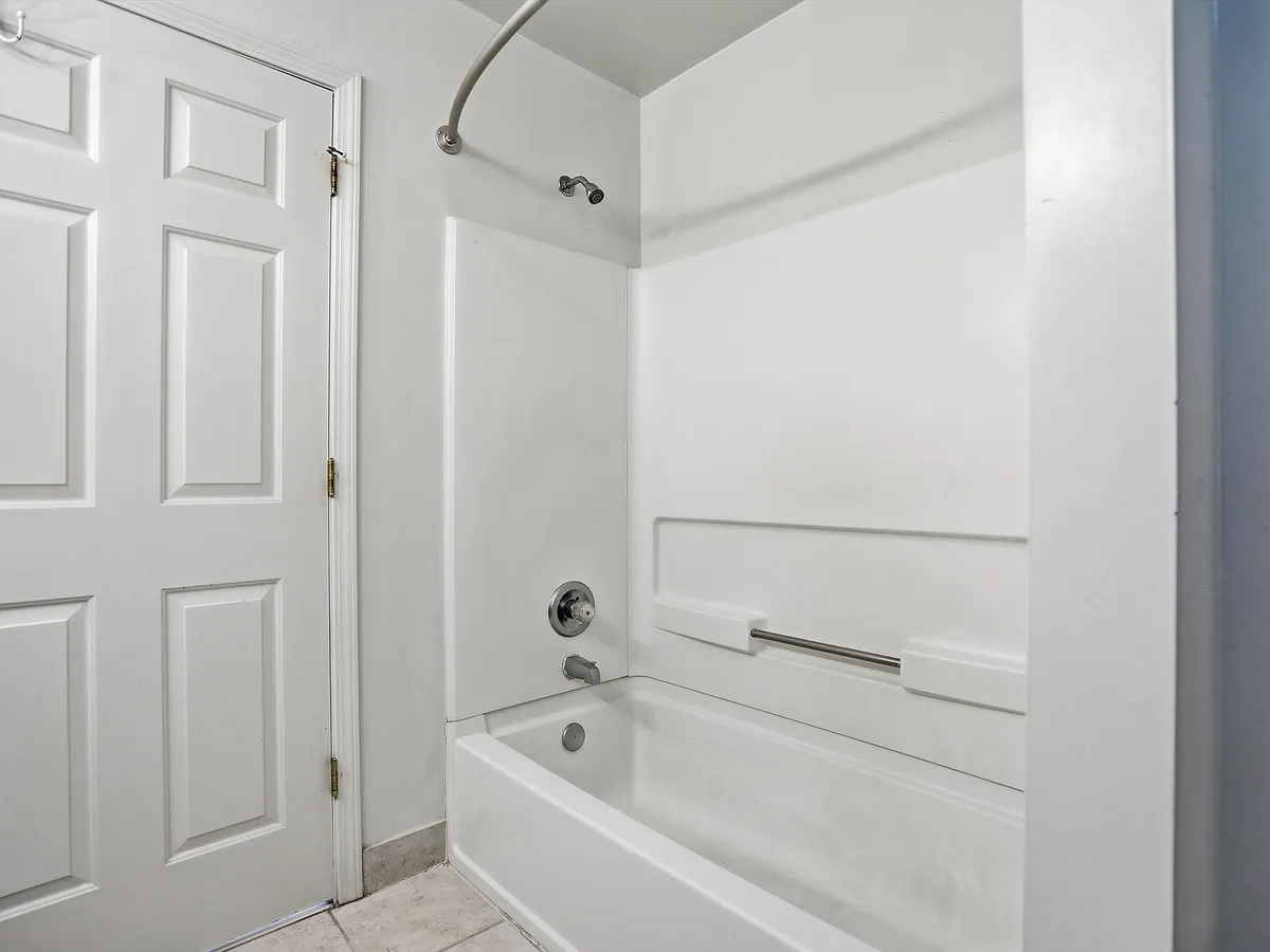 Building Photo - 43806 Cherry Grove Ct E