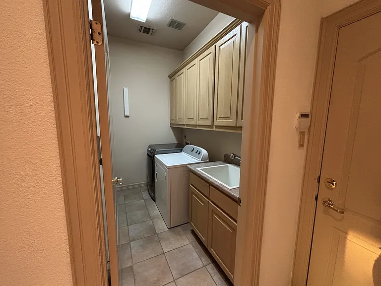 131 Westcourt Ln — Photo 29