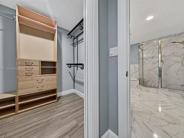 2801 Coral Shores Dr — Photo 2
