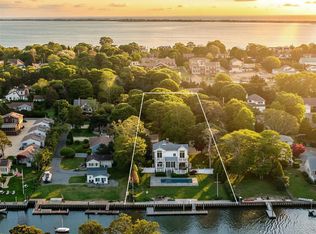 20 Penny Ln, Hampton Bays, NY 11946
