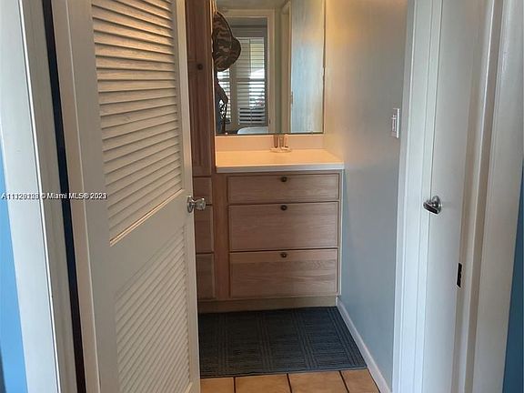 3rd image of 79901 Overseas Hwy APT 103