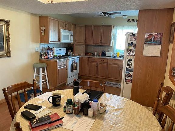 4th image of 2926 Holy Cross Ln