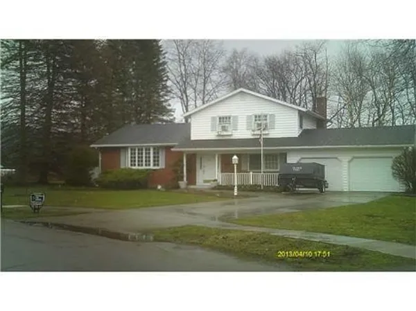 8 Upland Ter photo 1