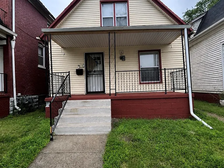 6242 Frontenac St — Photo 1