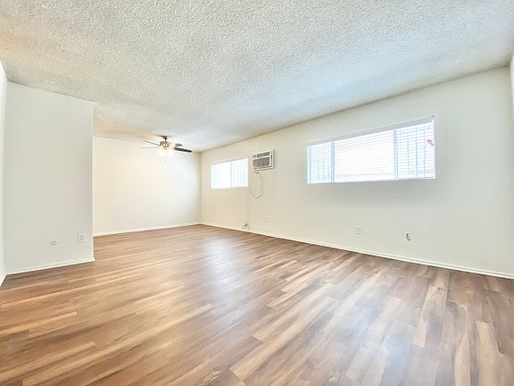 3rd image of 1539 N Alexandria Ave #101