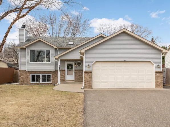 1946 Helmo Ave N, Oakdale, MN 55128
