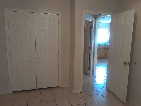 5th image of 2302 W Candlelight Ln #D