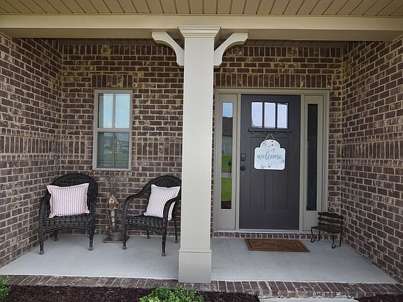 4th image of 1703 Meadowbrook Dr SE