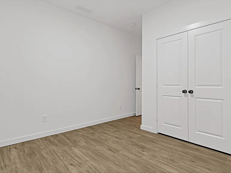 1303 S Bells Dr — Photo 13