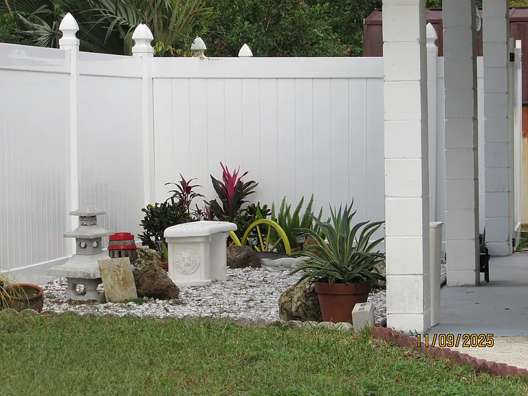 18 SE 44th St #3 — Photo 7