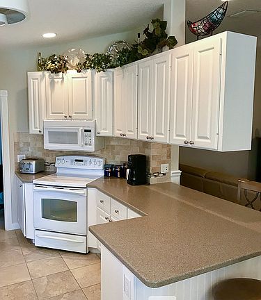 4th image of 11423 SW Pembroke Dr #11423