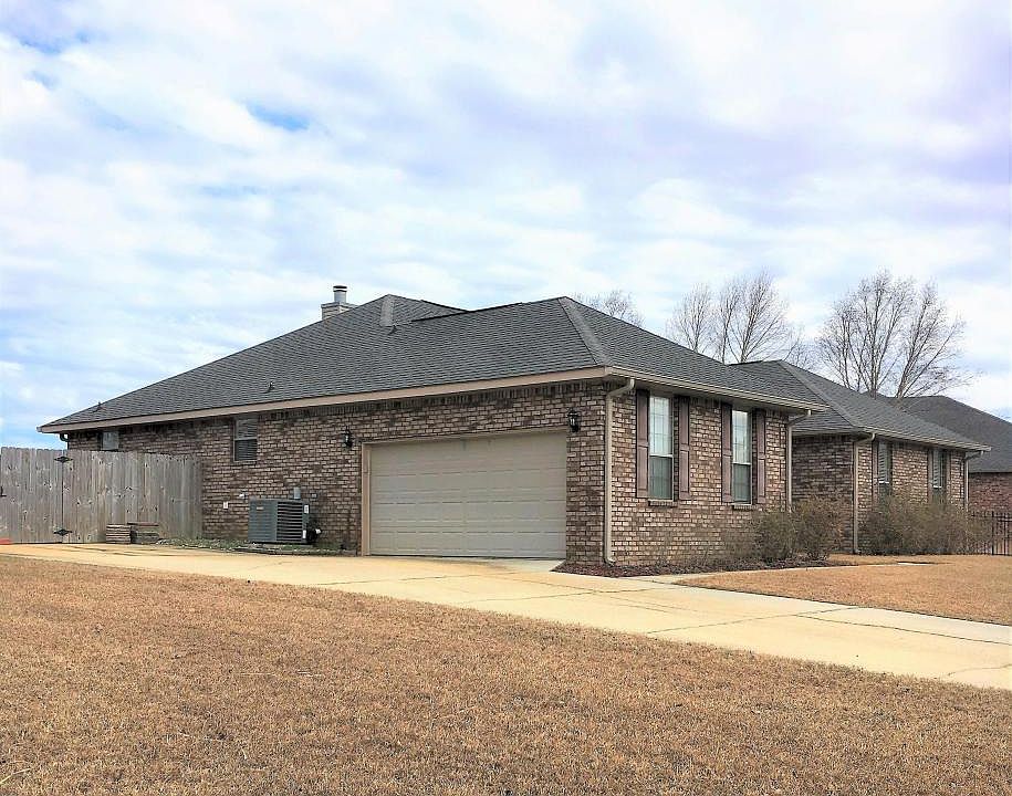 1st image of 17195 Excalibur Cir