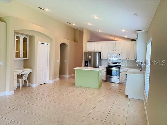 4th image of 216 Bay Arbor Blvd