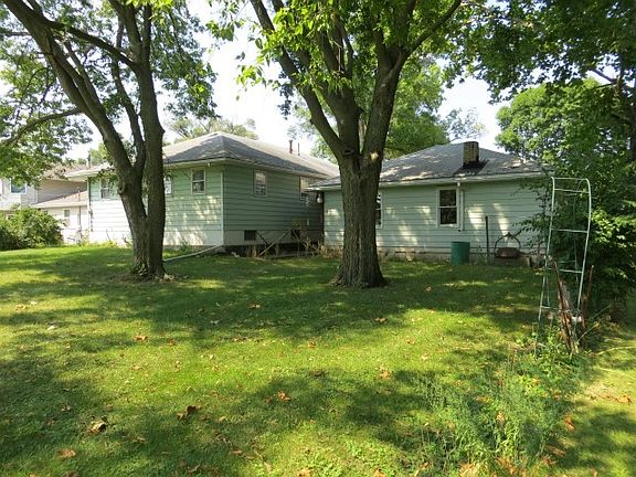 3rd image of 706 E McKinley St