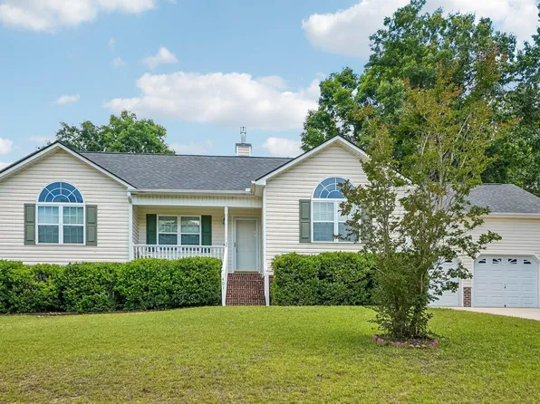 401 Kinsman Ct, Fuquay Varina, NC 27526