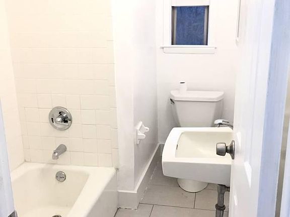 4th image of 44 Wright Ave APT 1A