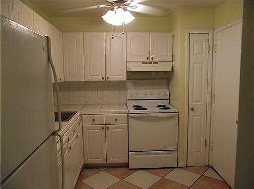 3rd image of 1398 NE 191st St #C108