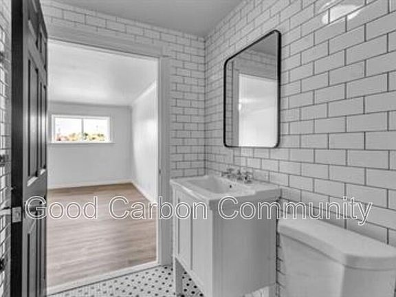 4th image of 1725 Grand Island Blvd #27