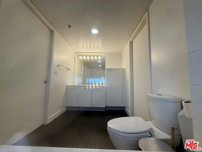 901 S Flower St #613 — Photo 18