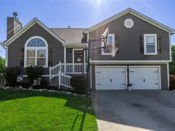 7431 N Lewis Ave, Kansas City, MO 64158